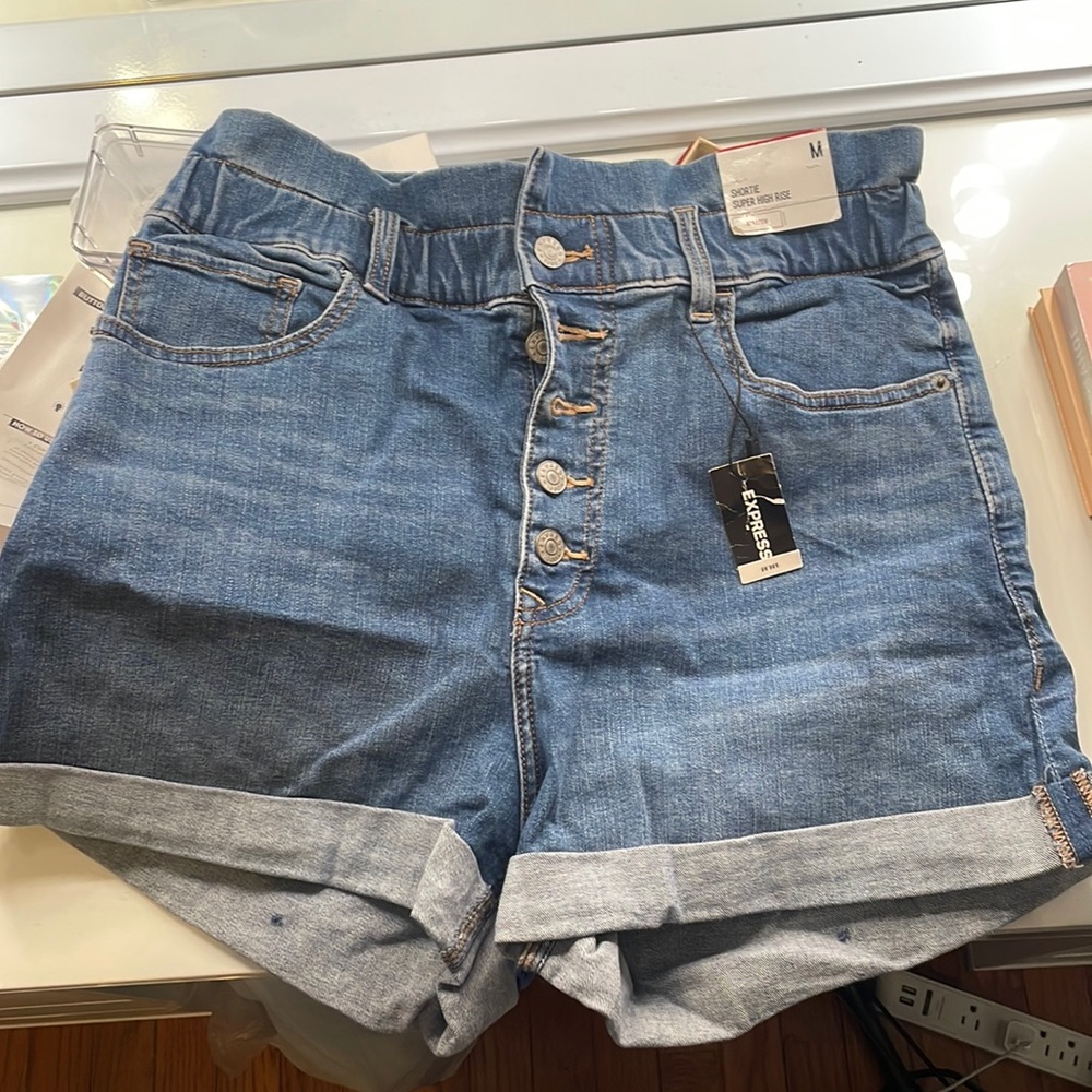 High Rise Stretch shorts